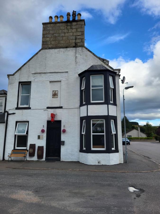 Macbeth Arms Bed & Breakfast Lumphanan Dış mekan fotoğraf